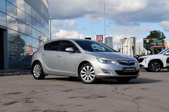 Купить Опель Астра 2011г.