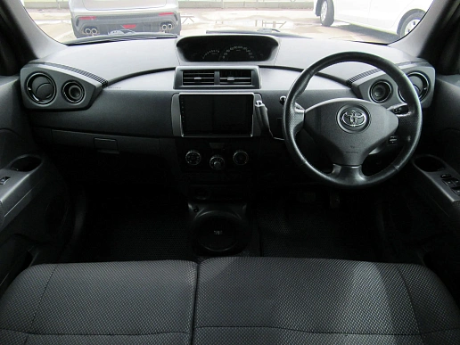 Купить Тойота бБ 2011г.