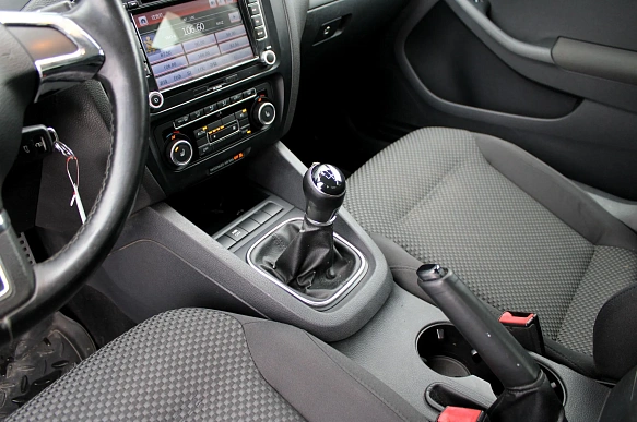 Купить Фольксваген ДЖетта 2012г.