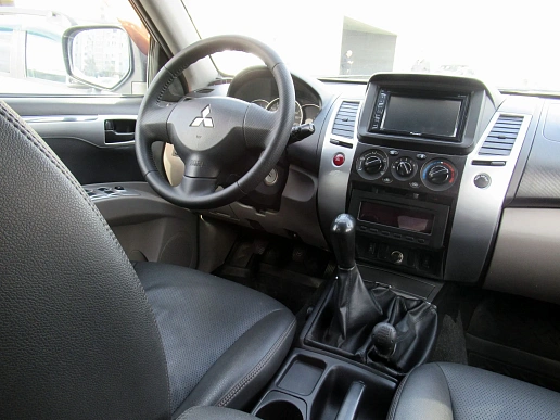 Купить Митсубиси Паджеро Спорт 2011г.