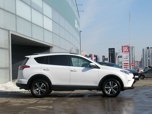 Купить Тойота Новый RAV4 2017г.