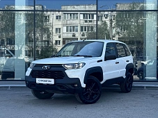 Lada Niva Travel