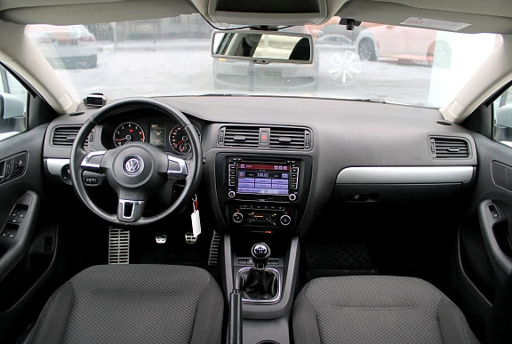 Купить Фольксваген ДЖетта 2012г.